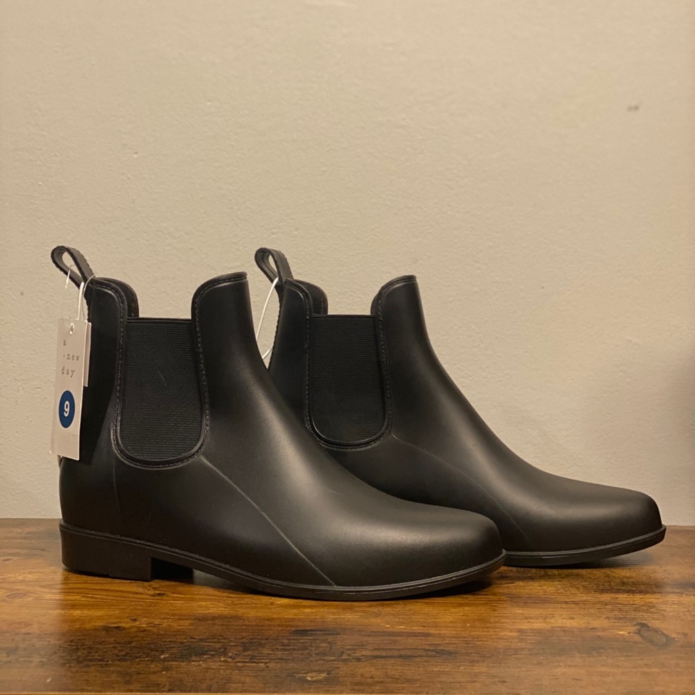 NWT - Women's Chelsea Rain Boots - Target